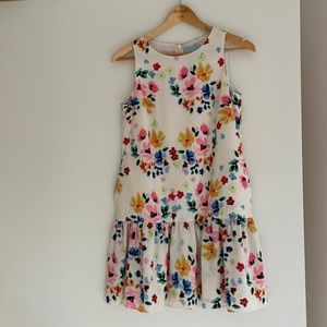 Short floral dress with ruffle